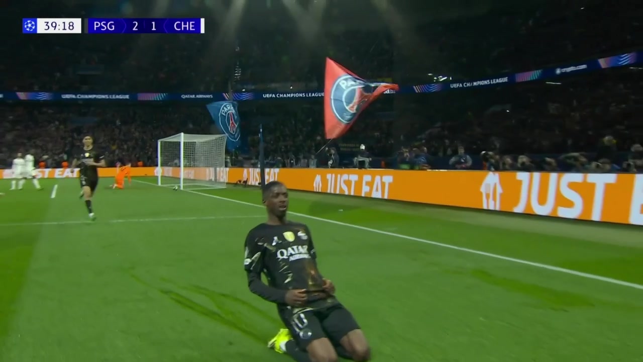 申花左路攻势制造杀机 高天意近在咫尺头槌遭牟鹏飞封堵