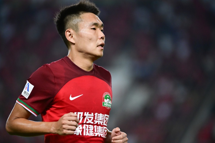 王上源达成国内俱乐部300场里程碑 效力三队贡献24球