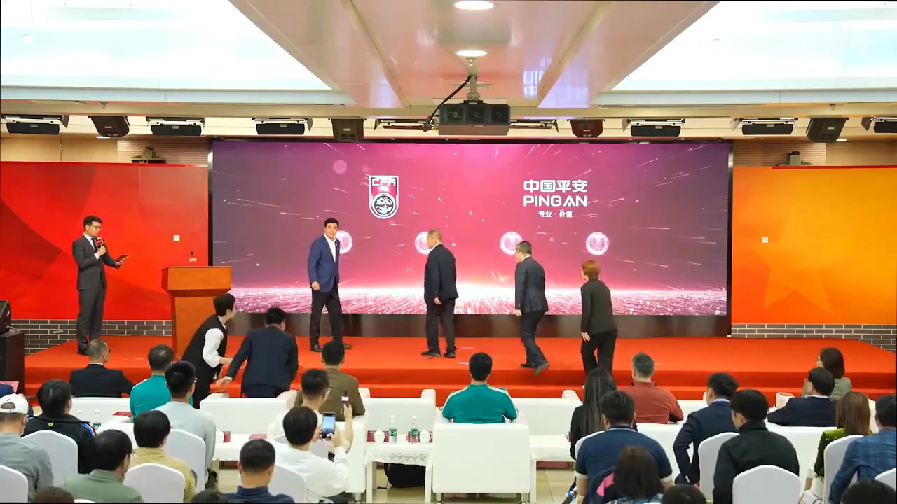 足协与赞助商启动青少年励志计划