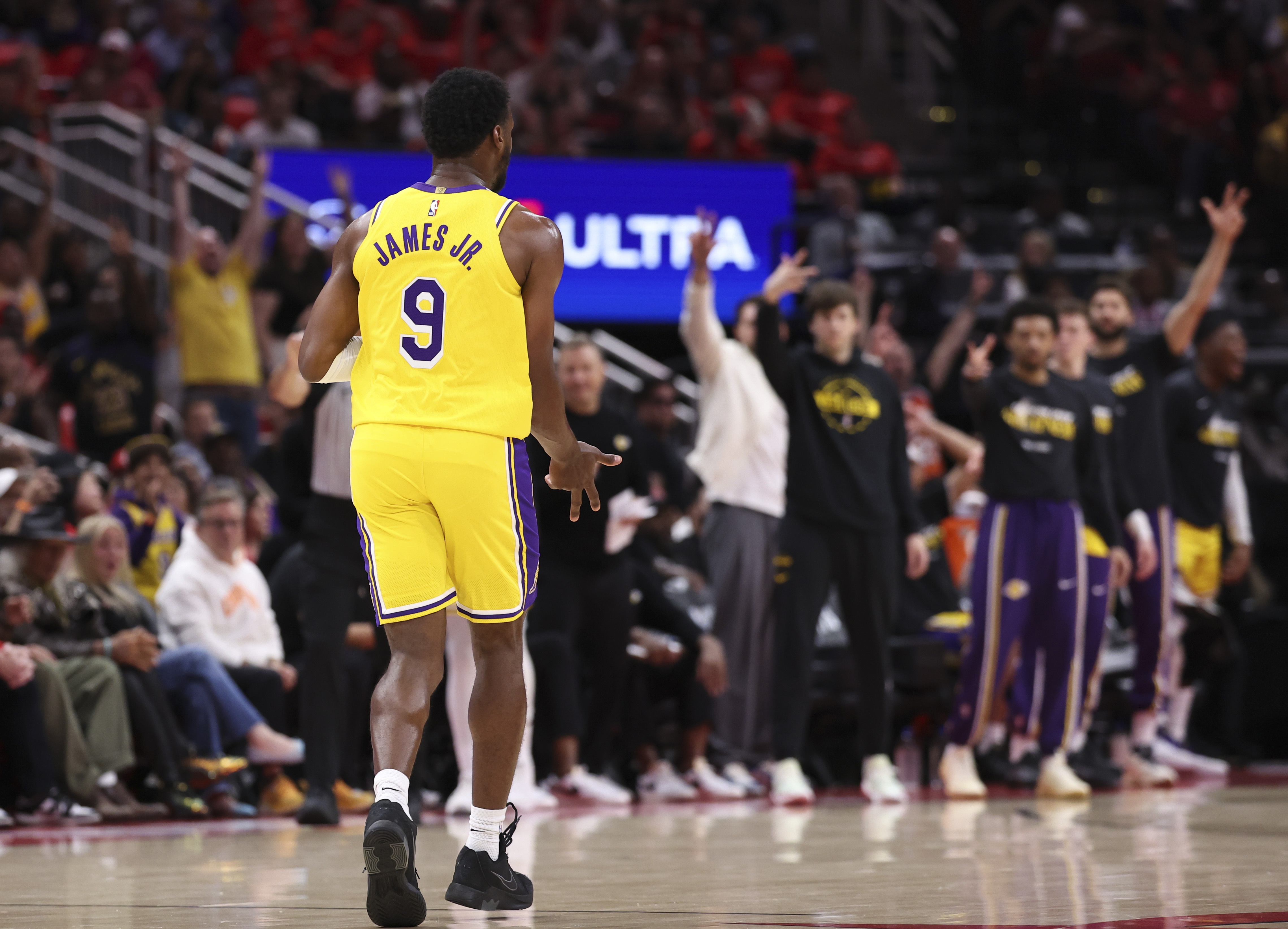 替补9分钟5分+防守亮眼 布朗尼G3表现获雷迪克盛赞