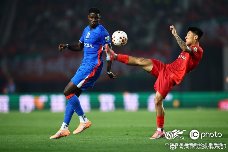 河南主场0-3完败申花 点球+两连击锁定胜局