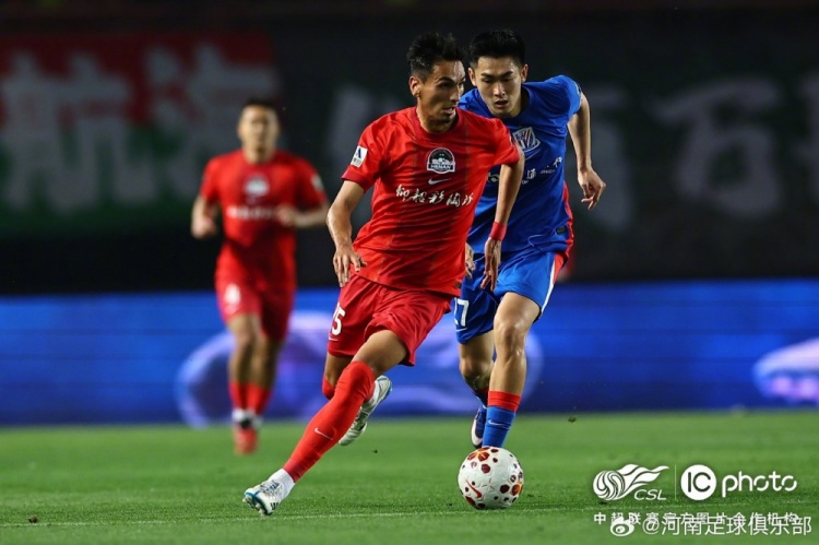 河南主场0-3完败申花 点球+两连击锁定胜局