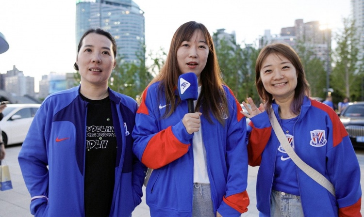 护士节前夜，申花主场邀50名医护工作者现场观战