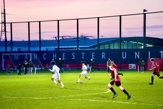 U15国少选拔队英伦三周拉练:曼联青训课程+四场梯队友谊赛 U15国少选拔队英伦三周拉练:曼联青训课程+四场梯队友谊赛