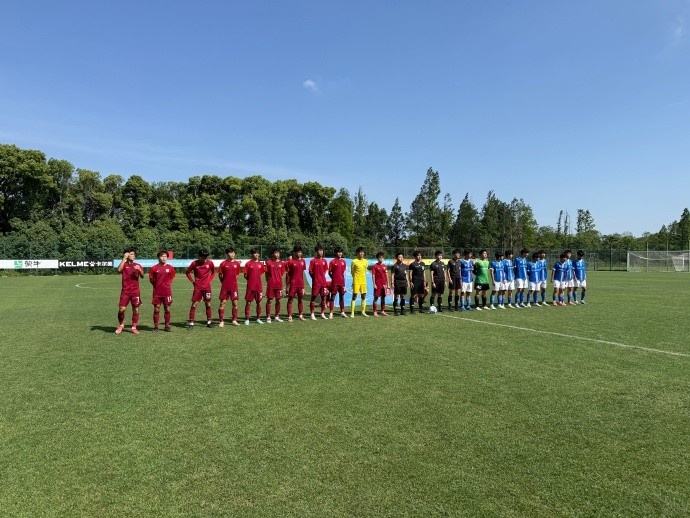 海港U17队2:1麓山国际实验学校 杨思致远助攻穆海麦提首开记录